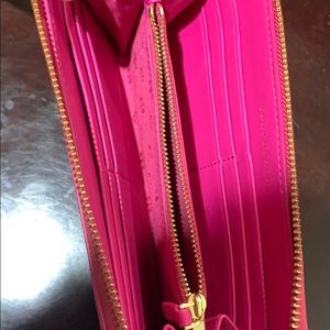 Tory Burch Bags - Tory Burch Fleming ZIP Continental Wallet Tory Burch Bags - Tory Burch Fleming ZIP Continental Wallet